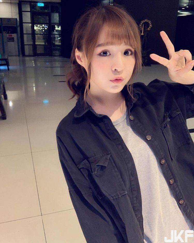 这真的简单!网红"吴婕安",让看过的人都简单了!