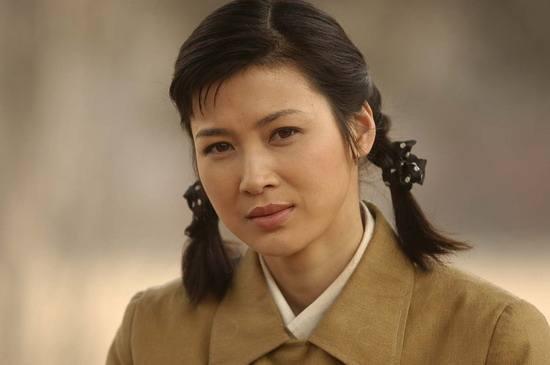 走红之后的童蕾也出演过多部作品,《隋唐英雄传》和《狼毒花》都是