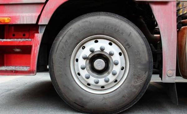 大车吃胎到底是什么原因 吃胎几种现象及解决方法