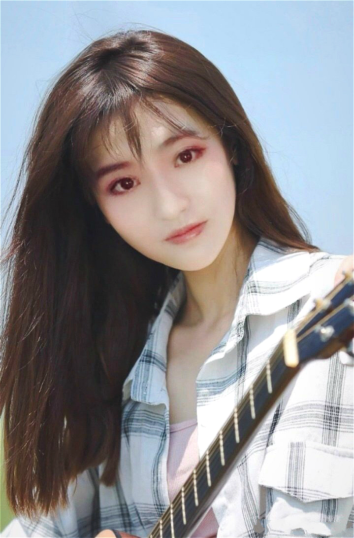 《我们的歌》蒋一侨罕见长发造型曝光,终于明白为什么总留短发了