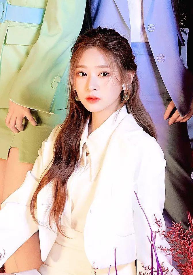 话说你们有关注izone这次的回归预告吗?