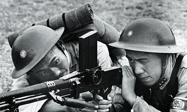 为了防御国民党军队的马克沁重机枪,日军会调动战车防御炮来抵抗