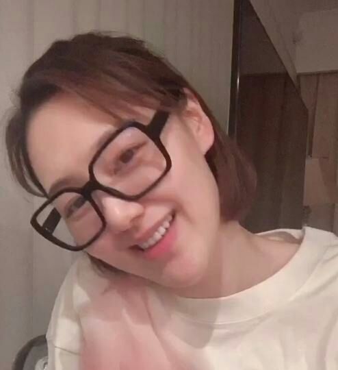 央视的主持人印象都是比较深刻的,不过前央视主持人王冠都是比较低调