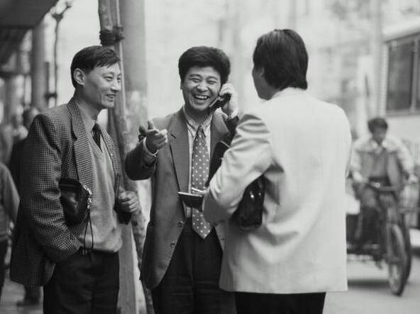 2000年,浙江商人谢根荣用一件假"金缕玉衣",骗贷银行7亿元的事件,就是