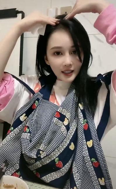 赵本山女儿近照曝光,明明是"星二代",却看着一脸"网红相"|赵一涵|星二