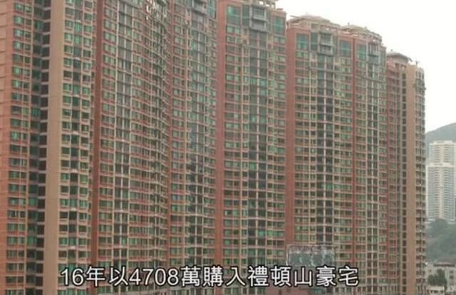 洪欣和张丹峰在香港购物被拍，港媒曝光洪欣价值6300多万的豪宅