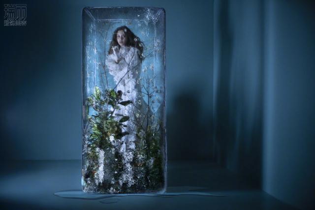 angelababy封面大片新造型,如明媚春日景象,演绎冰封花朵少女