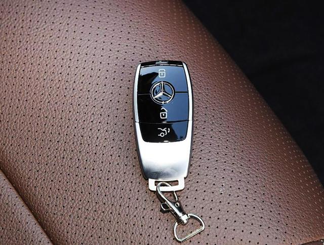 奔驰的开门红,c级豪车售价40多万,配1.5t动力,1月卖了2万多台