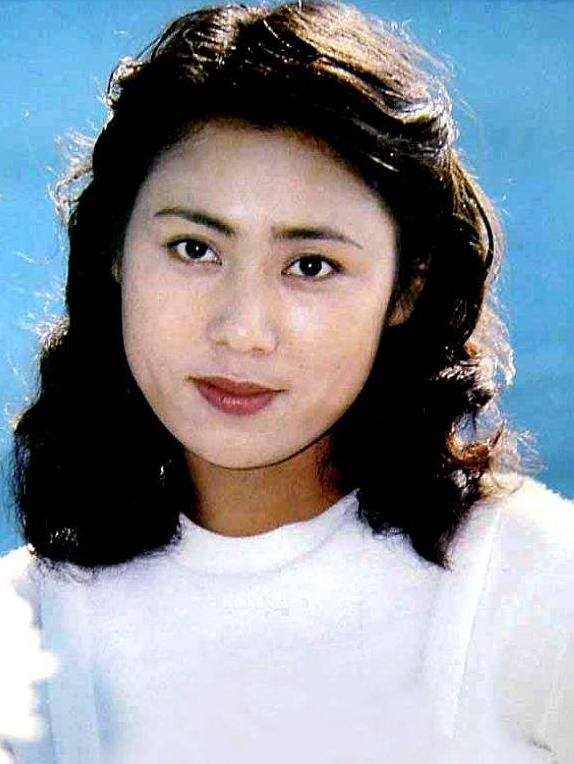 久违的80年代著名女演员李岚最新视频曝光64岁依然年轻有活力