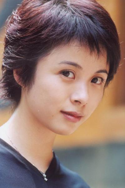 每年在杨若兮生日的时候,父母都会给她寄鲜花.