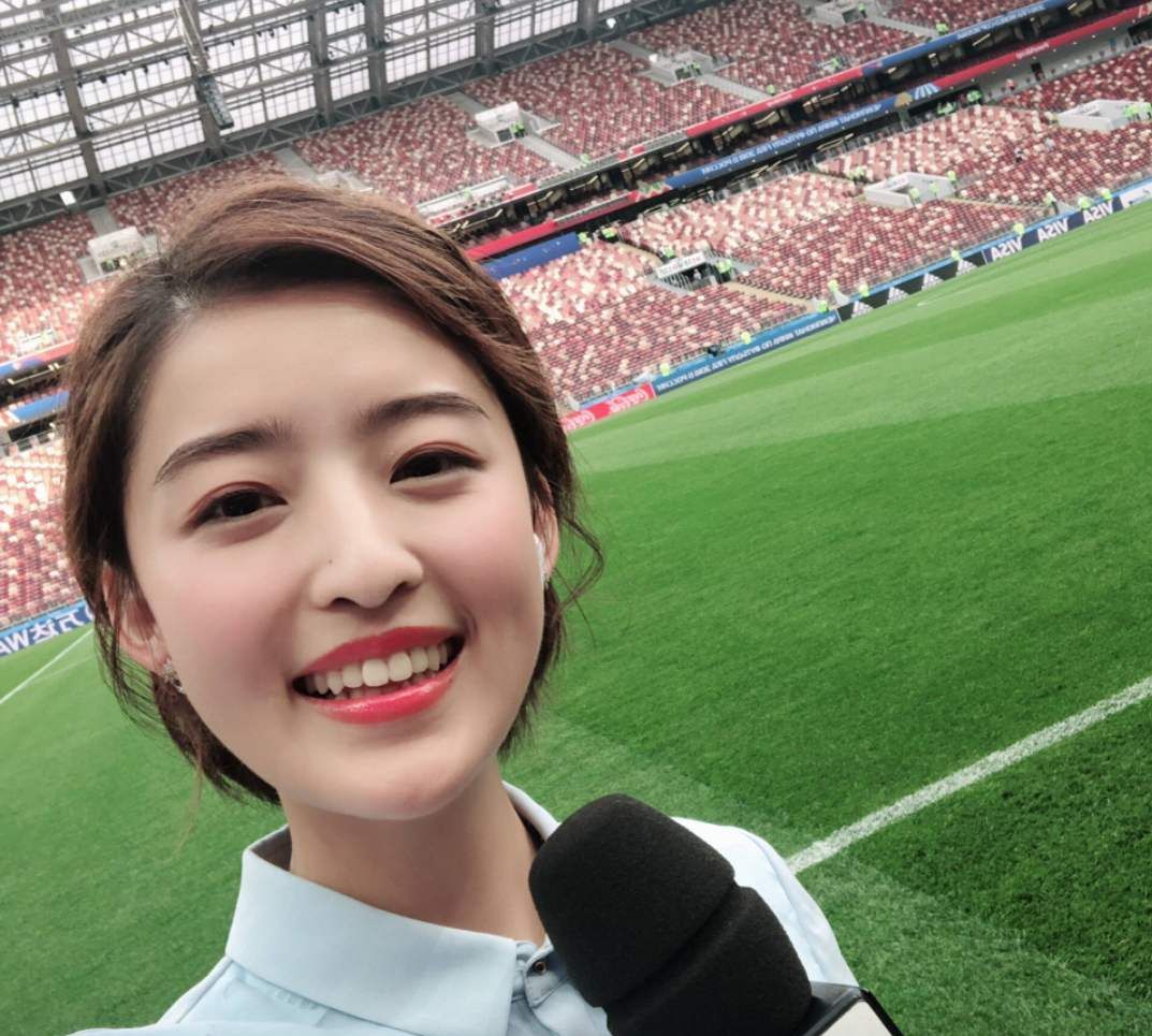 球迷送祝福,老公身份神秘|体育晨报|央视|杨茗茗_新浪新闻