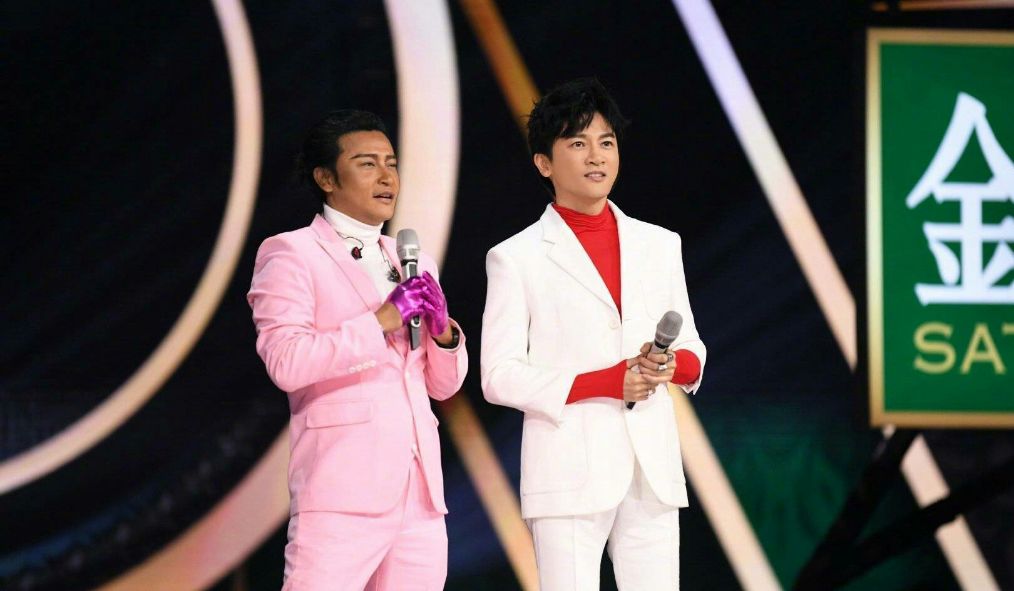 苏有朋陈志朋合体,陈志朋回应穿衣风格,苏有朋感慨落泪