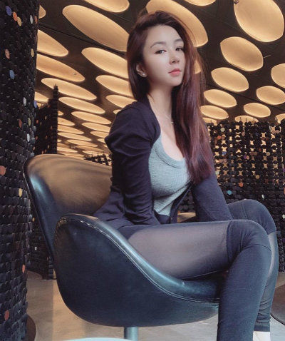 爱健身的韩国"多肉"女神,每天举铁,却没变成肌肉女