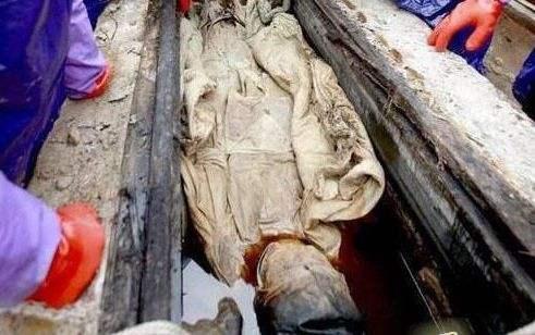 辛追世存最好湿尸1妻2夫同葬美国企图用月岩石换一缕发惨遭拒