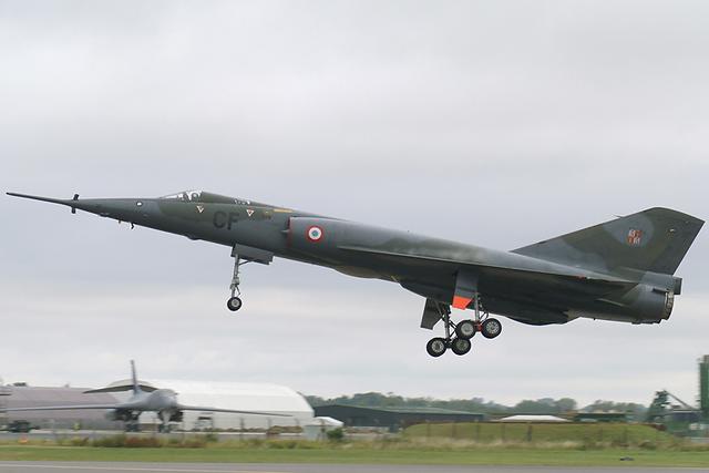 法国有世界上最小的战略轰炸机没苏30重浅析一代名机幻影iv