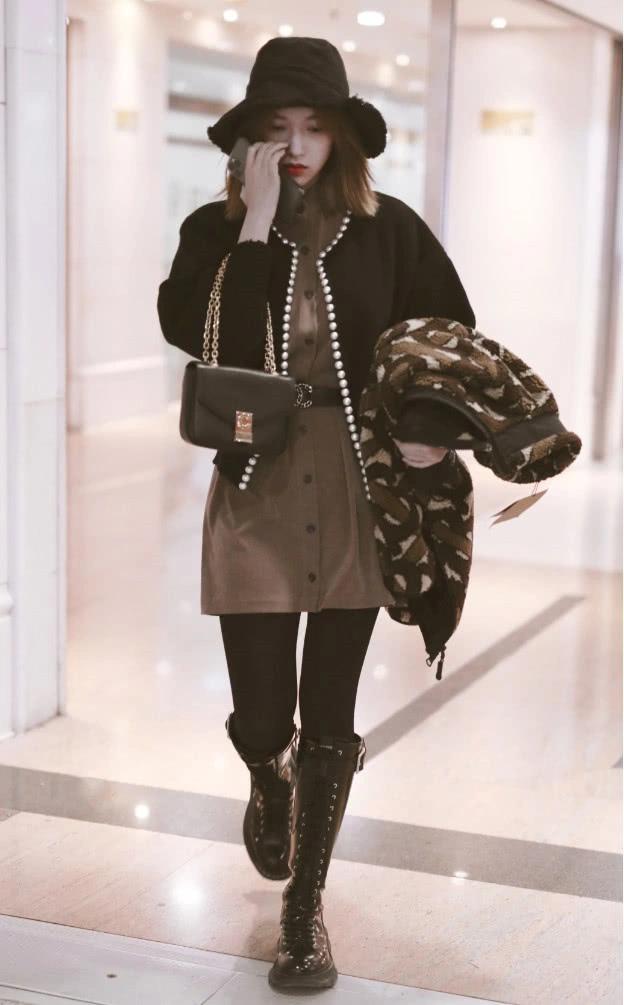 程潇怕暴露自己的多肉腿,就穿毒汁裤 骑士靴,漫画腿说有就有