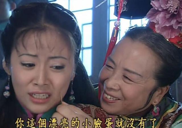 不为人知的容嬷嬷:在剧组大发雷霆征服众人,脑袋被撞也忍痛拍戏