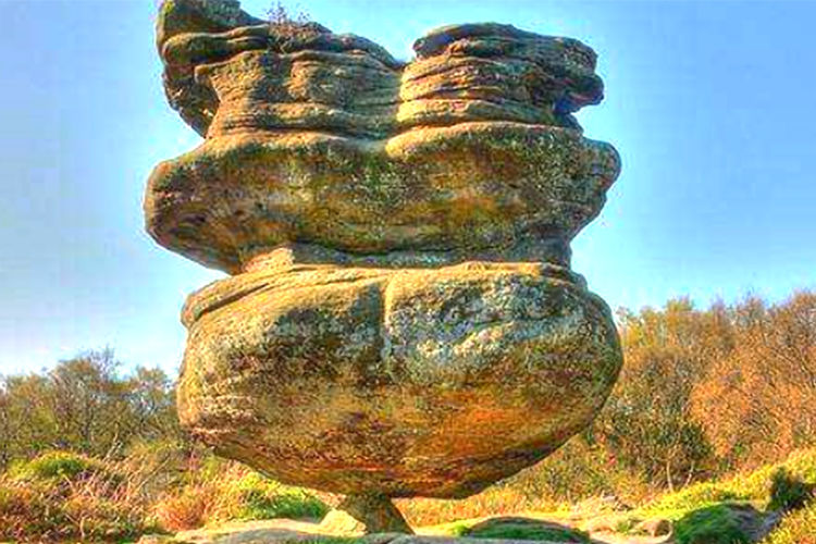 世界上最怪的石头,千年不倒,你们见过吗?