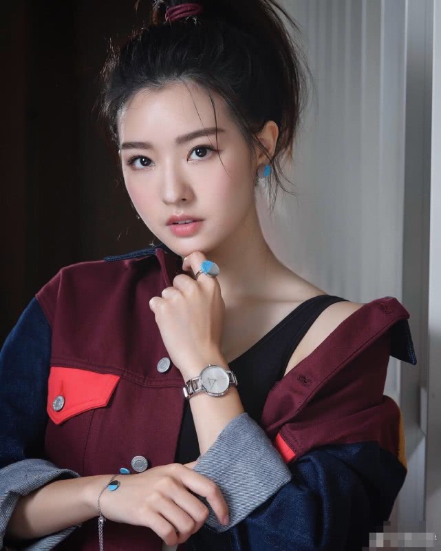 唐人旗下两位新艺人这颜值和陈瑶比起来感觉太一般