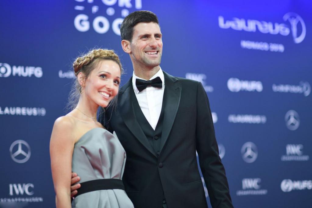 09 年就步入了婚姻殿堂,并育有两对可爱的双胞胎;德约科维奇在 14 年