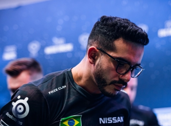 faze clan去年可以说比navi还惨.