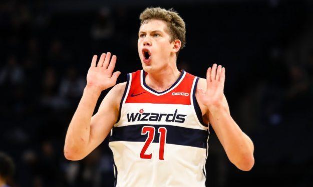 瓦格纳:并非故意激怒字母哥,只是努力在打球