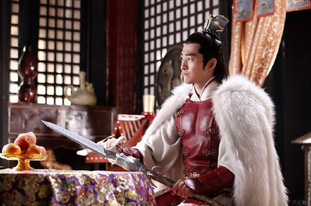 他是隋唐四猛之首,与李元霸鏖战不落下风,正史演义皆牛人