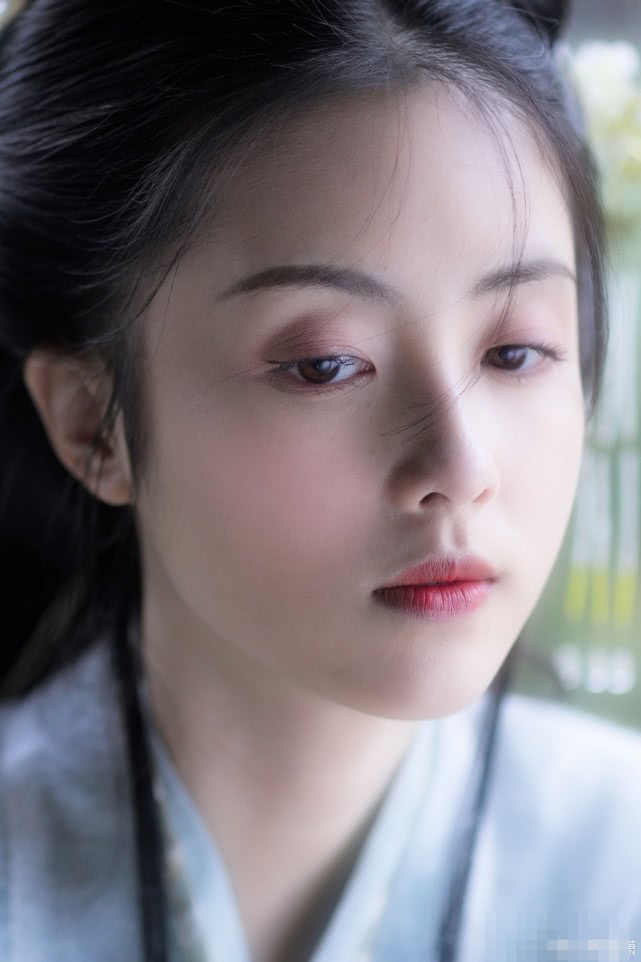 虽然是配角不过颜值也是不低,这位章乐韵大家也是很熟悉