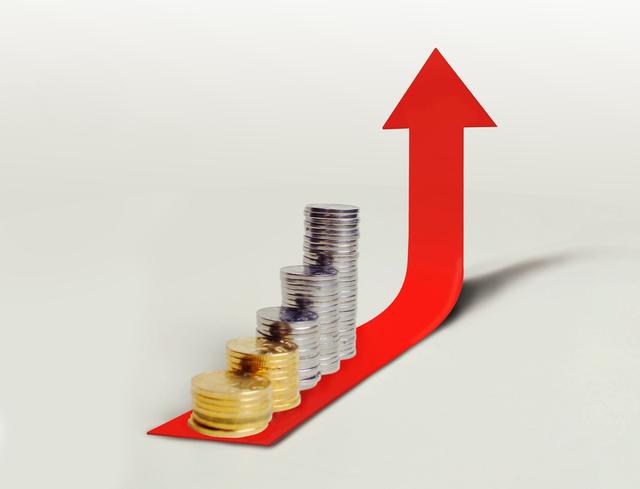 中国跟美国gdp差多%_美国二季度GDP暴跌32%!仍比中国多8万亿,但全年差距缩小(2)