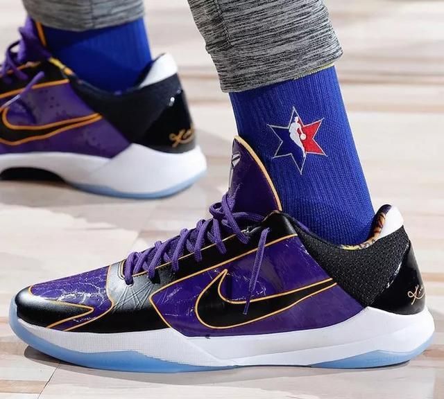 致敬科比!湖人紫金配色 kobe 5 即将重启发售