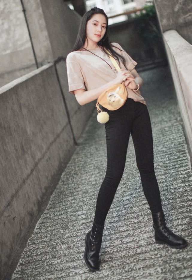 欧阳娣娣:颜值我输给了欧阳娜娜,但"月牙腿"可没有给家族丢人