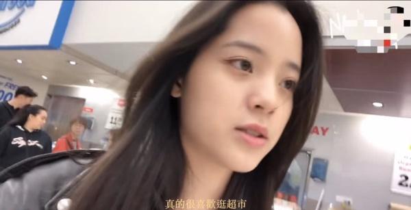 欧阳娜娜独自在国外逛超市,看到购物车的东西后