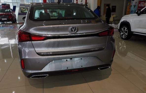 首台2020款长安逸动亮相!1.4t动力 6at,预售7万比卡罗拉给力