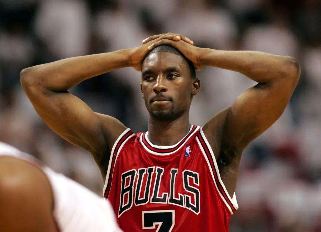 本·戈登在2004年nba选秀大会上于首轮第3顺位被公牛队选中,新秀赛季