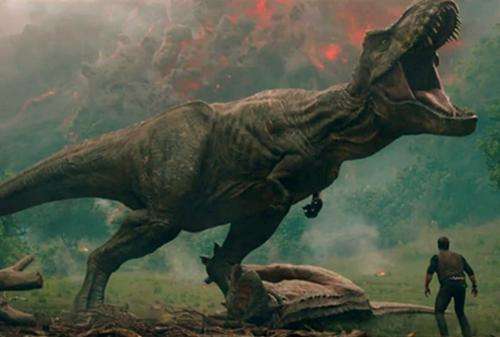 如果人类变成10米巨人穿越回侏罗纪时代是否可以打败霸王龙