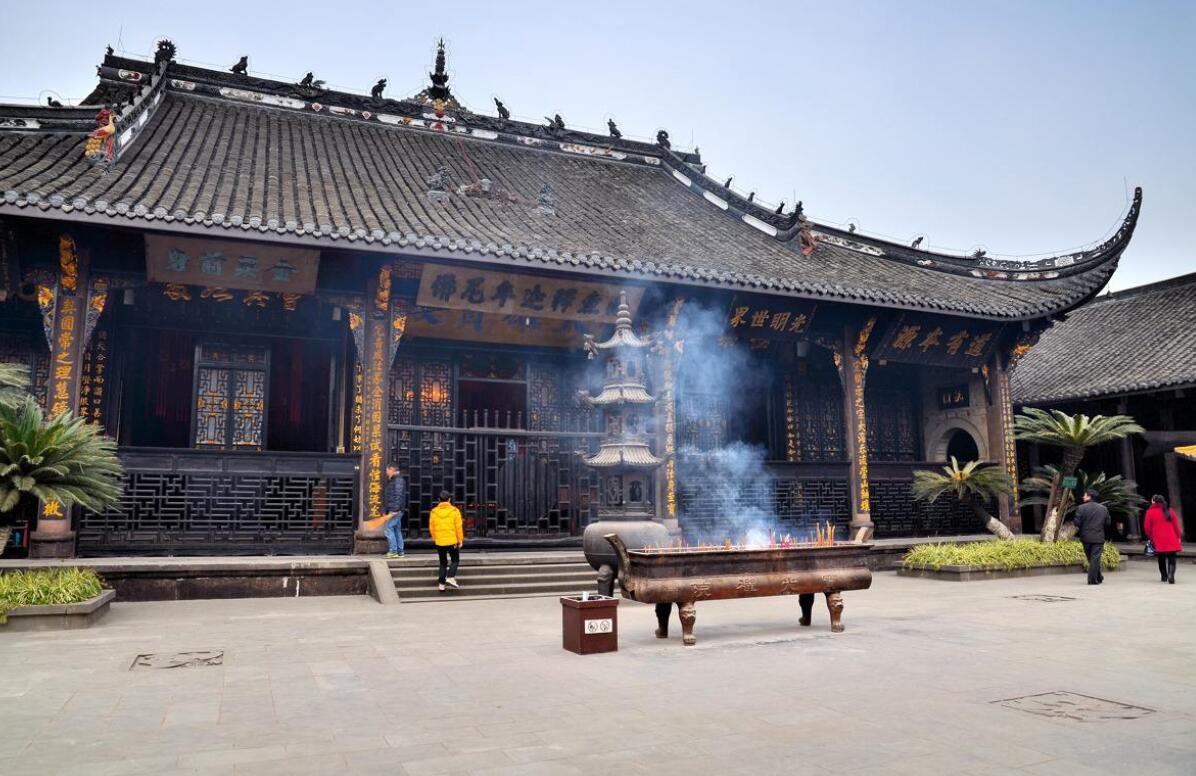 四川"最神秘"的寺庙『四川出名的寺庙和最灵验的寺庙』
