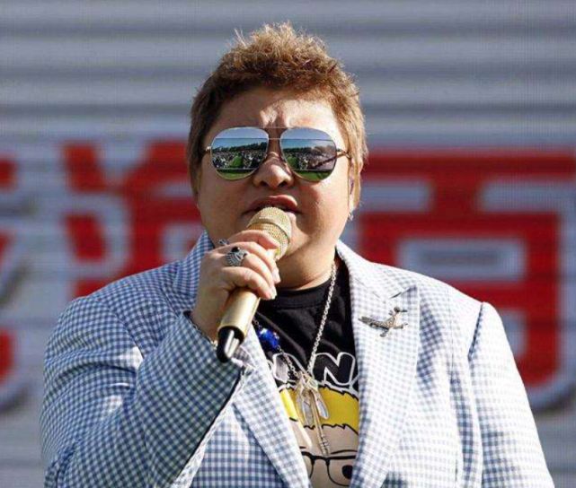 网曝韩红基金购物清单,一台电脑五万多?网友:她动了谁的奶酪