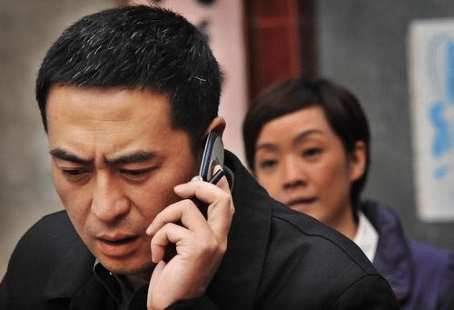 在一次偶然的机会之下,她和张嘉译合作了《国家使命》这部剧.