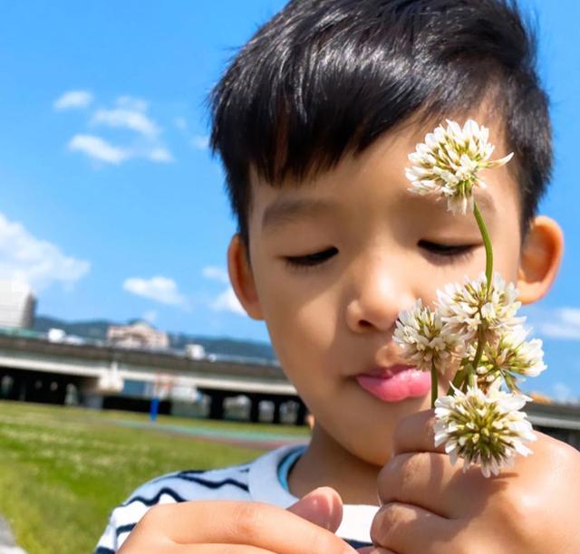 成功的菜到花后,陈睿飞十分高兴.