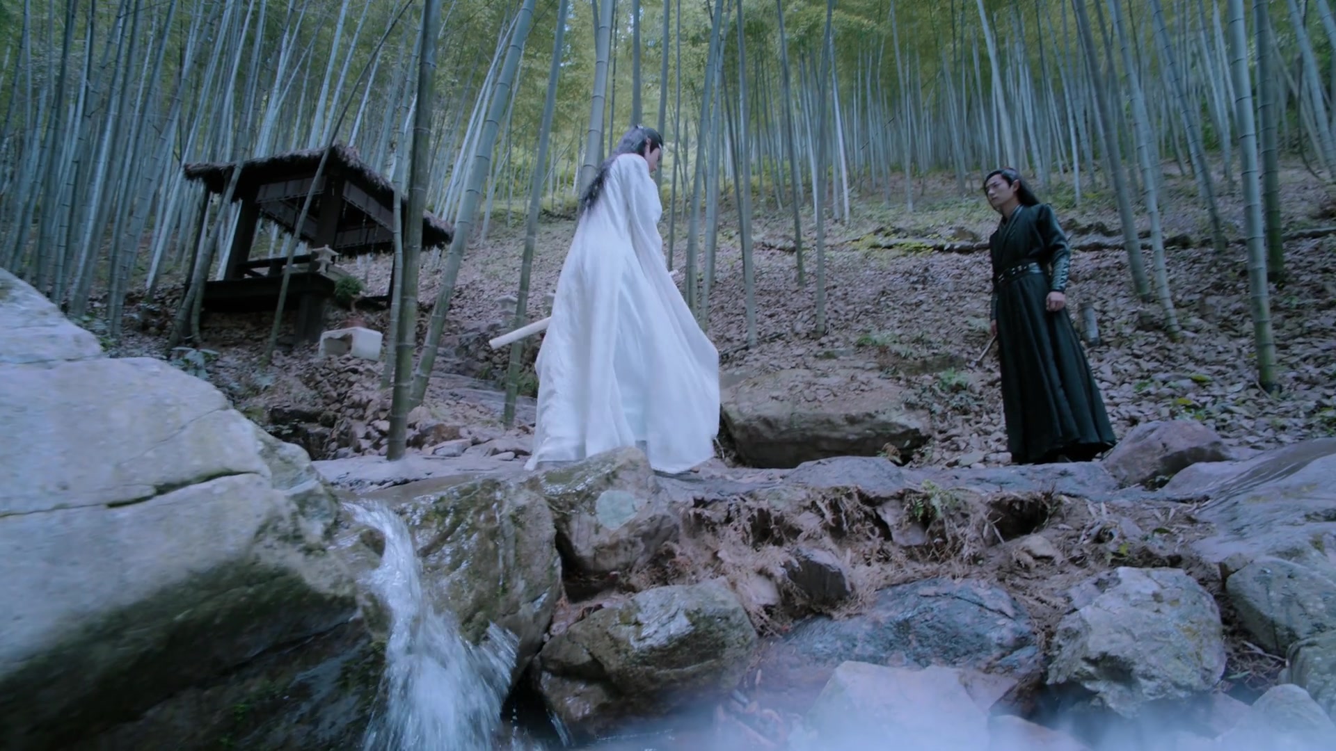 《陈情令》忘羡之重归篇3:魏无羡向后山走去 蓝忘机泡冷泉