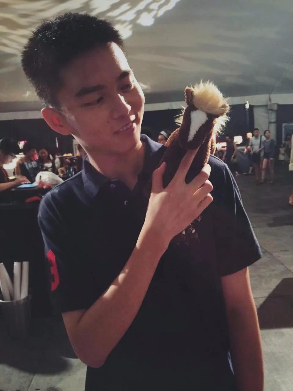 生活中的周世奇