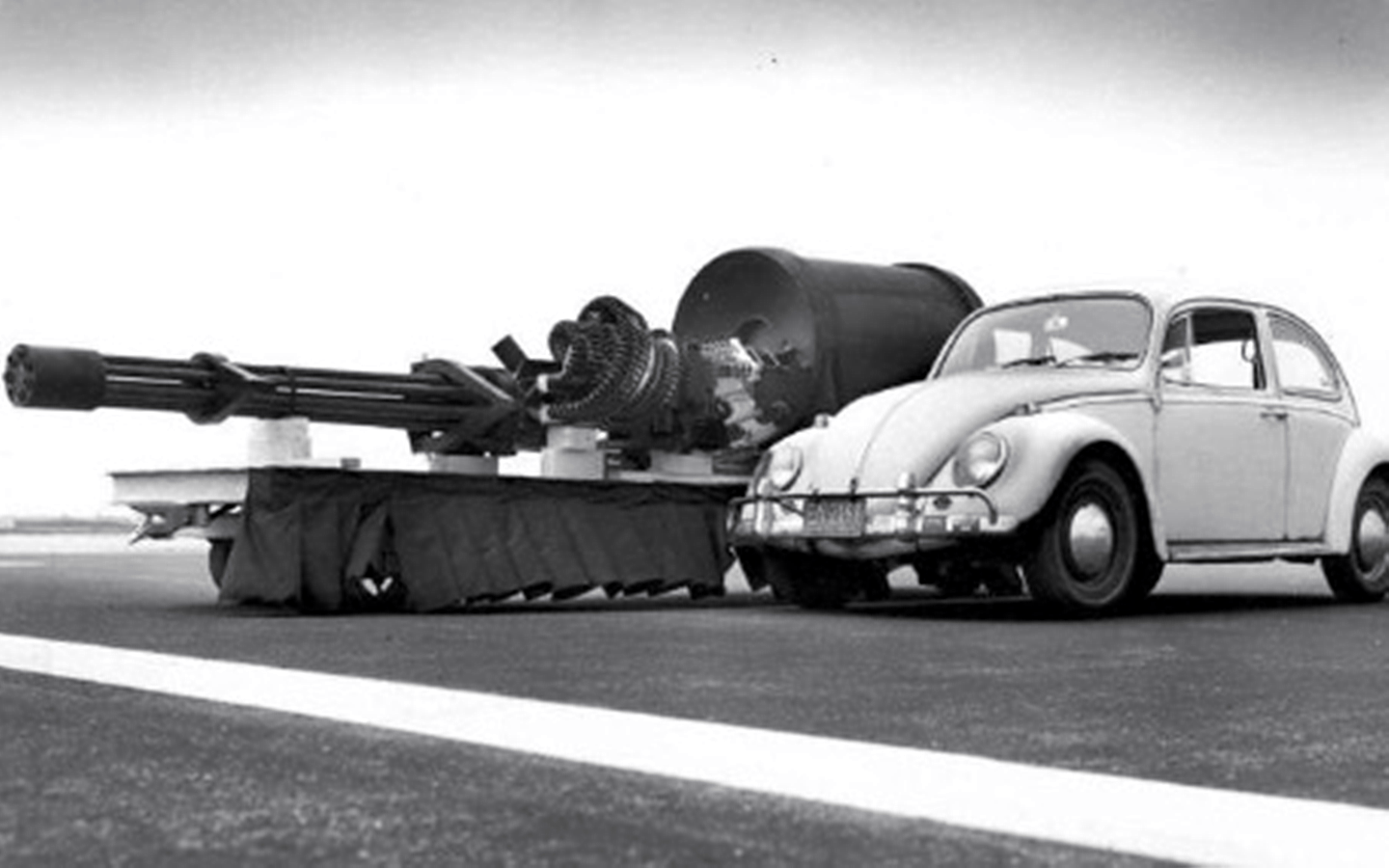 军事丨gau8a复仇者航空机炮一分钟可发射4200发炮弹