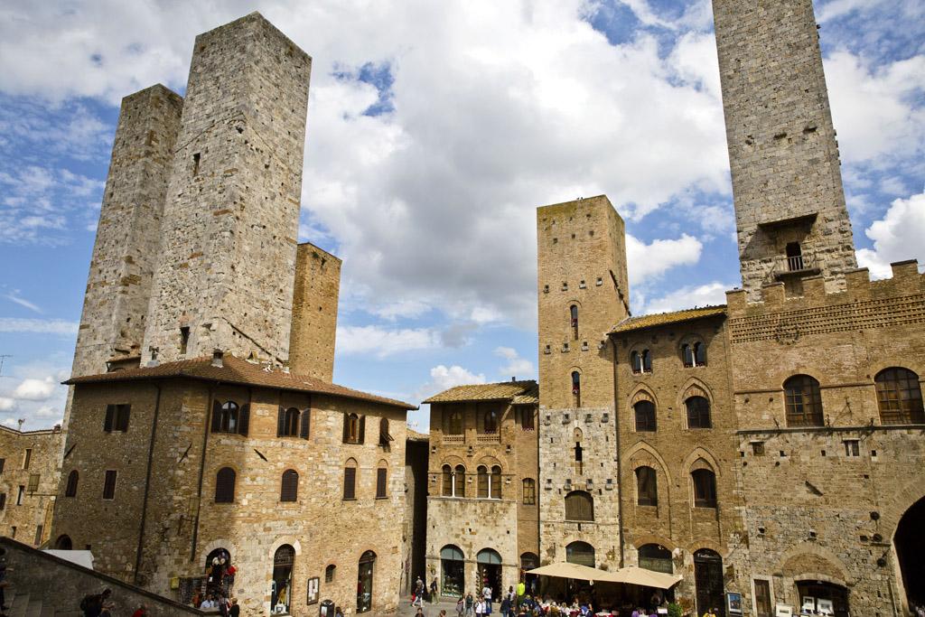 浓郁的中世纪风格,完好的建筑古迹,千年小城圣吉米亚诺