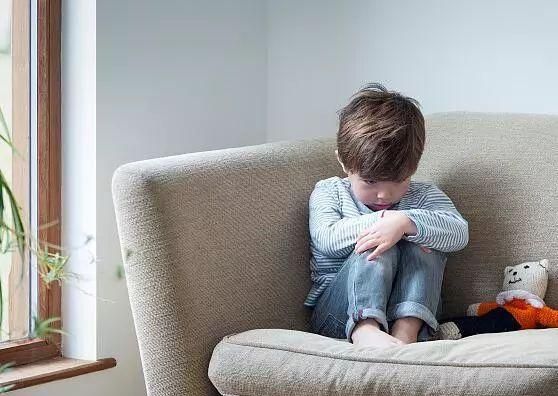 孩子受到挫折就哭闹不止家长做好这几点帮孩子成为勇士