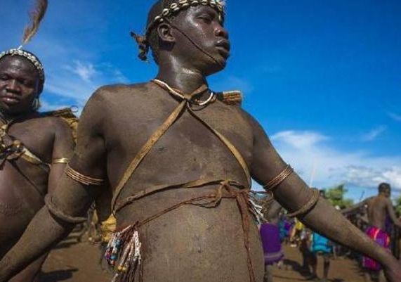 这个部落叫做博迪部落,这是一个位于非洲内陆的一个比较不出名的部落