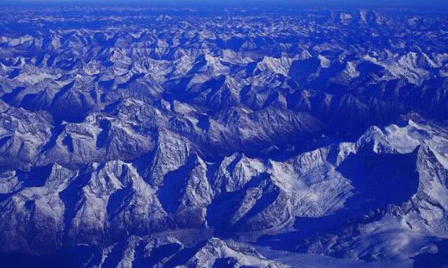 我国最长的山脉横跨了四川云南以及西藏三个省份