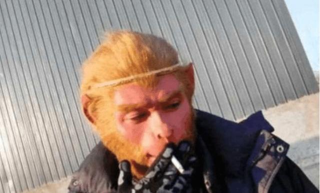 演员休息的时候都在干嘛唐僧躲在角落抽烟杨紫这张我能笑一年