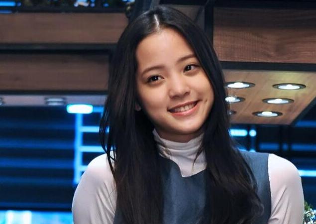 欧阳娜娜超市购物, 谁注意她买了啥东西?