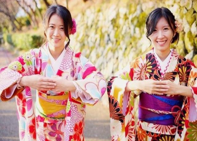 日本人来中国旅游也疯狂购物，日本游客都买了什么？网友：笑了