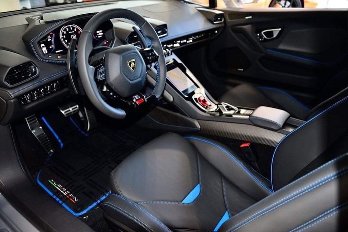 兰博基尼huracan evo实车 硬朗简洁的设计